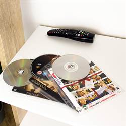 DVD-paketti - 100 DVD-taskua, 4 DVD-kansiota